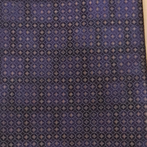 DKNY Mini Medallions Print SILK TIE - Picture 3 of 13
